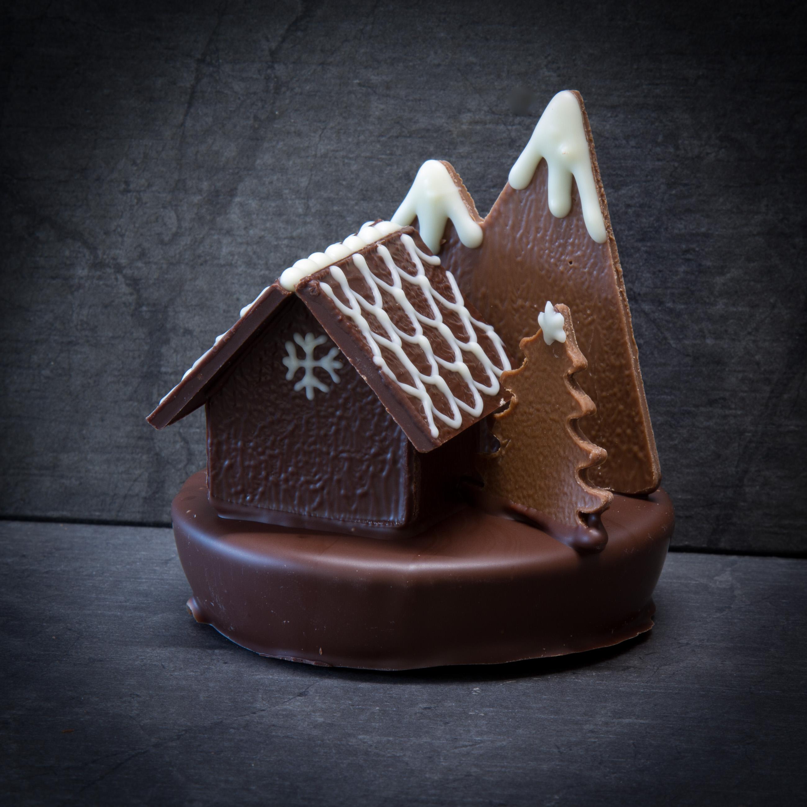 Chalet hivernal mi-praliné mi-chocolat, 150gr