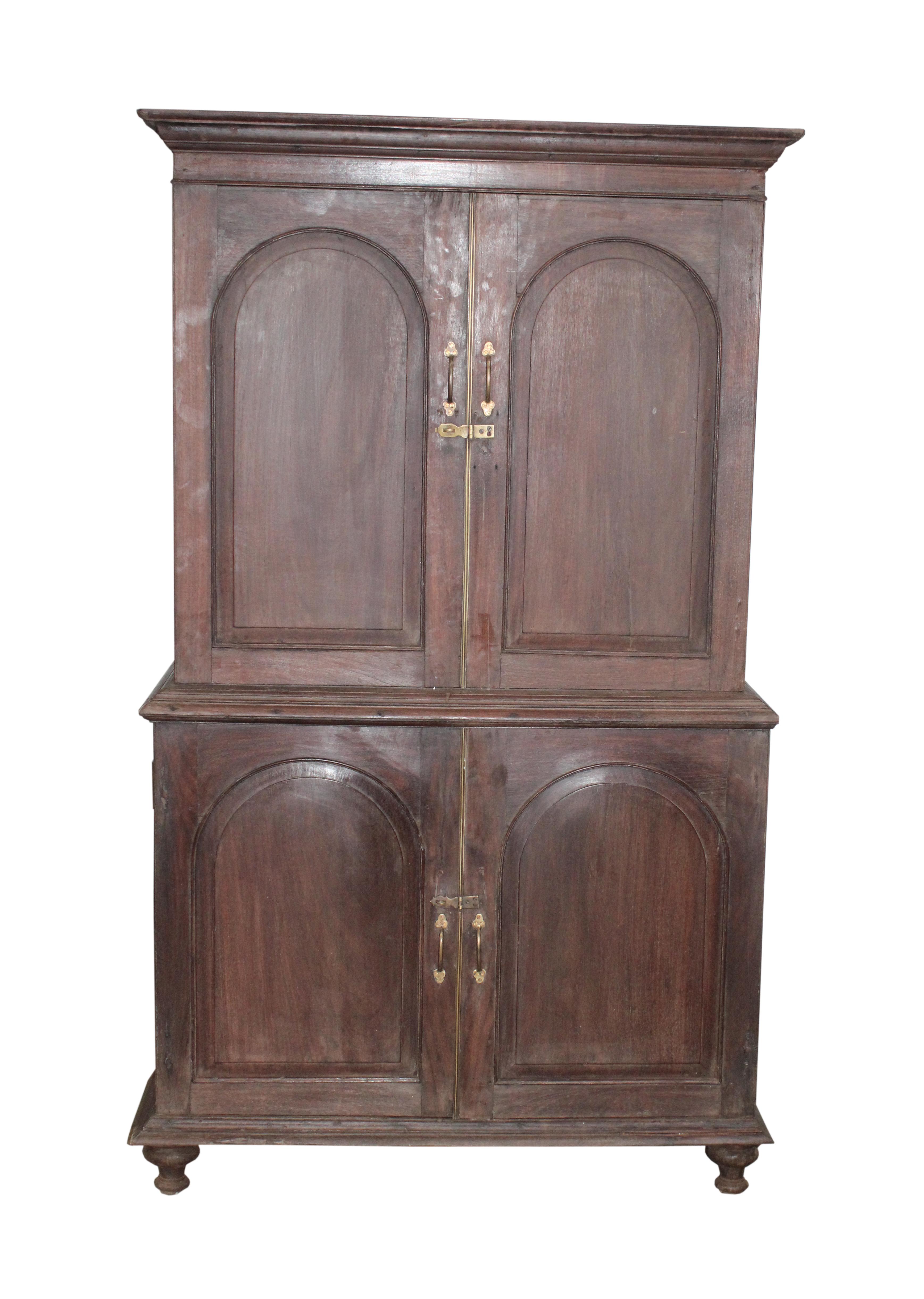 Vaisselier 4 portes en teck ancien