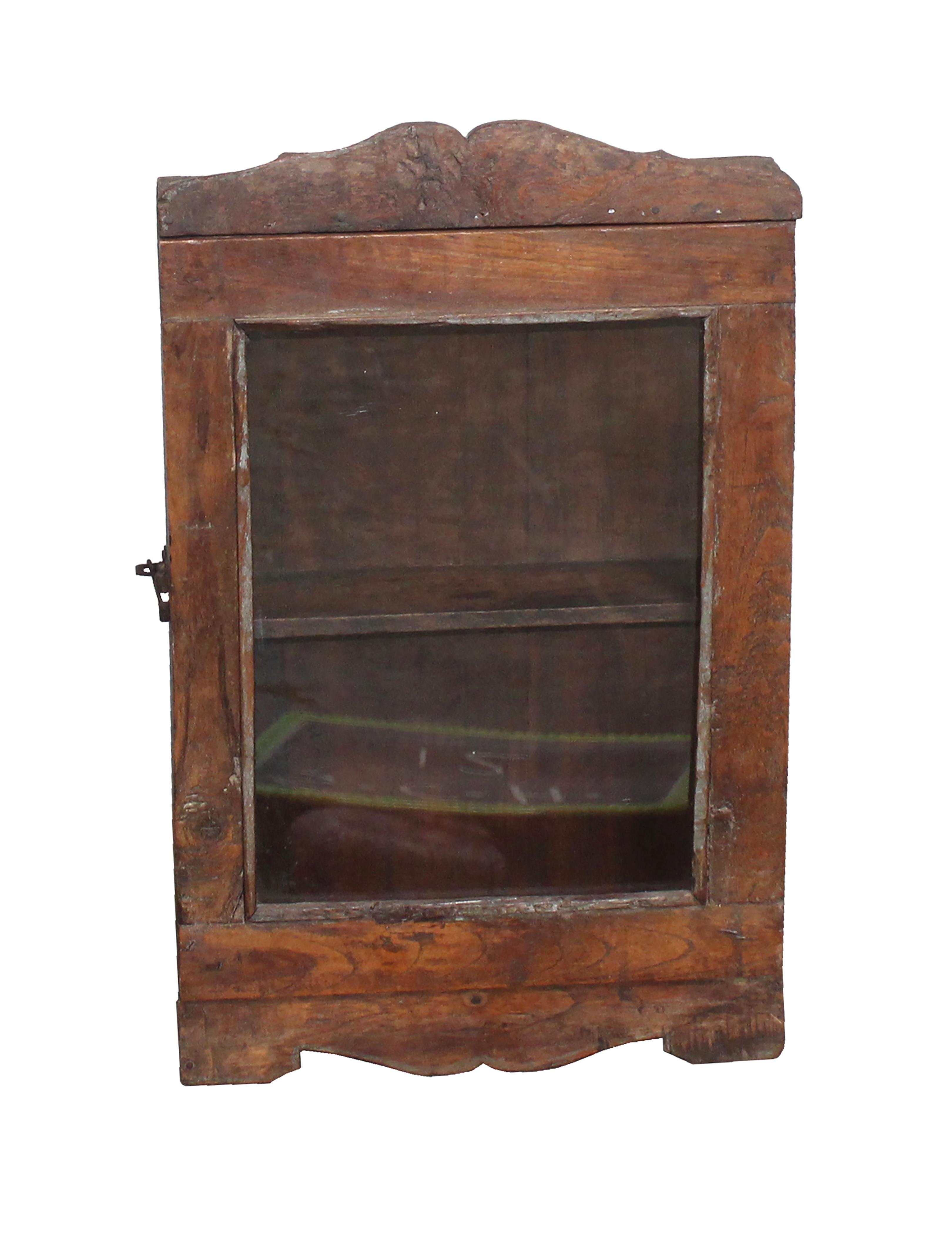 Vitrine murale en treck ancien