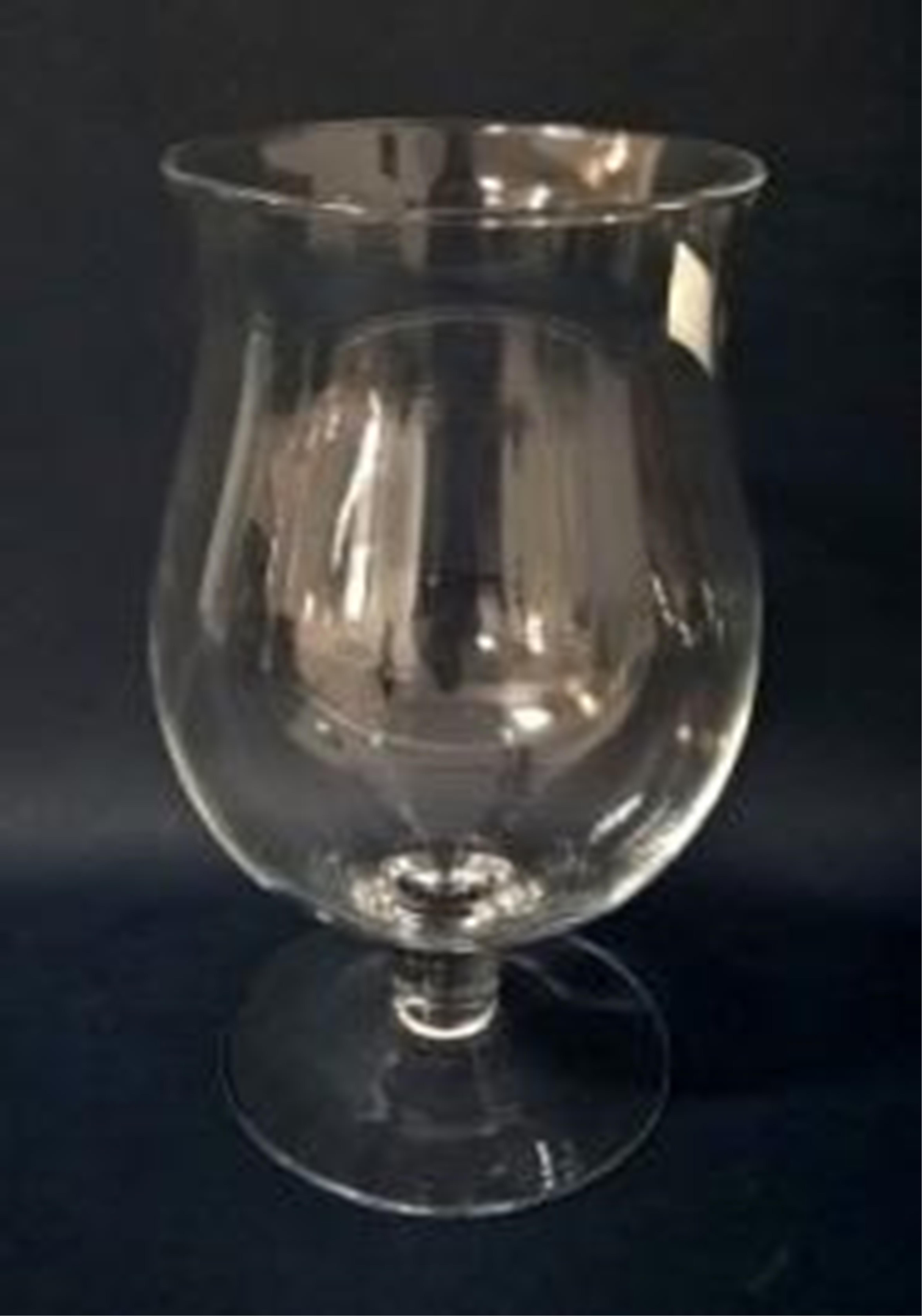 Vase sur pied