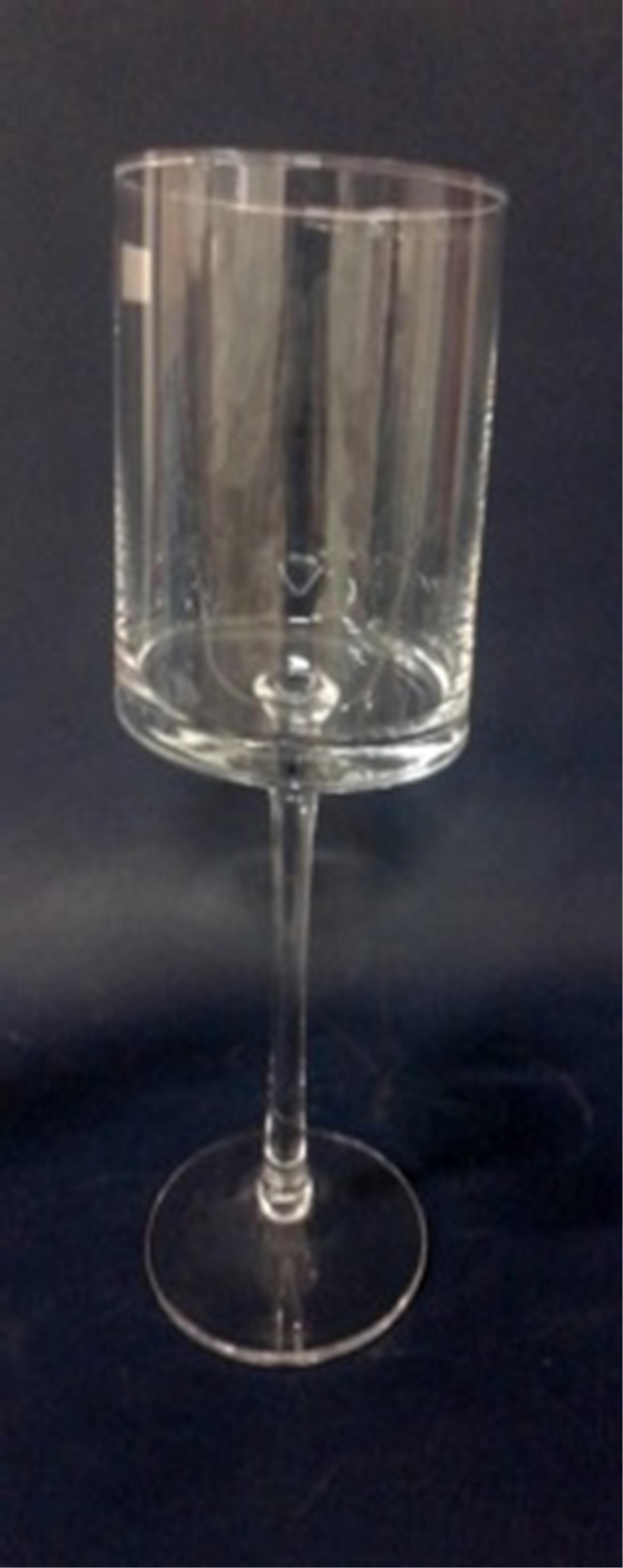 Vase cylindrique sur pied