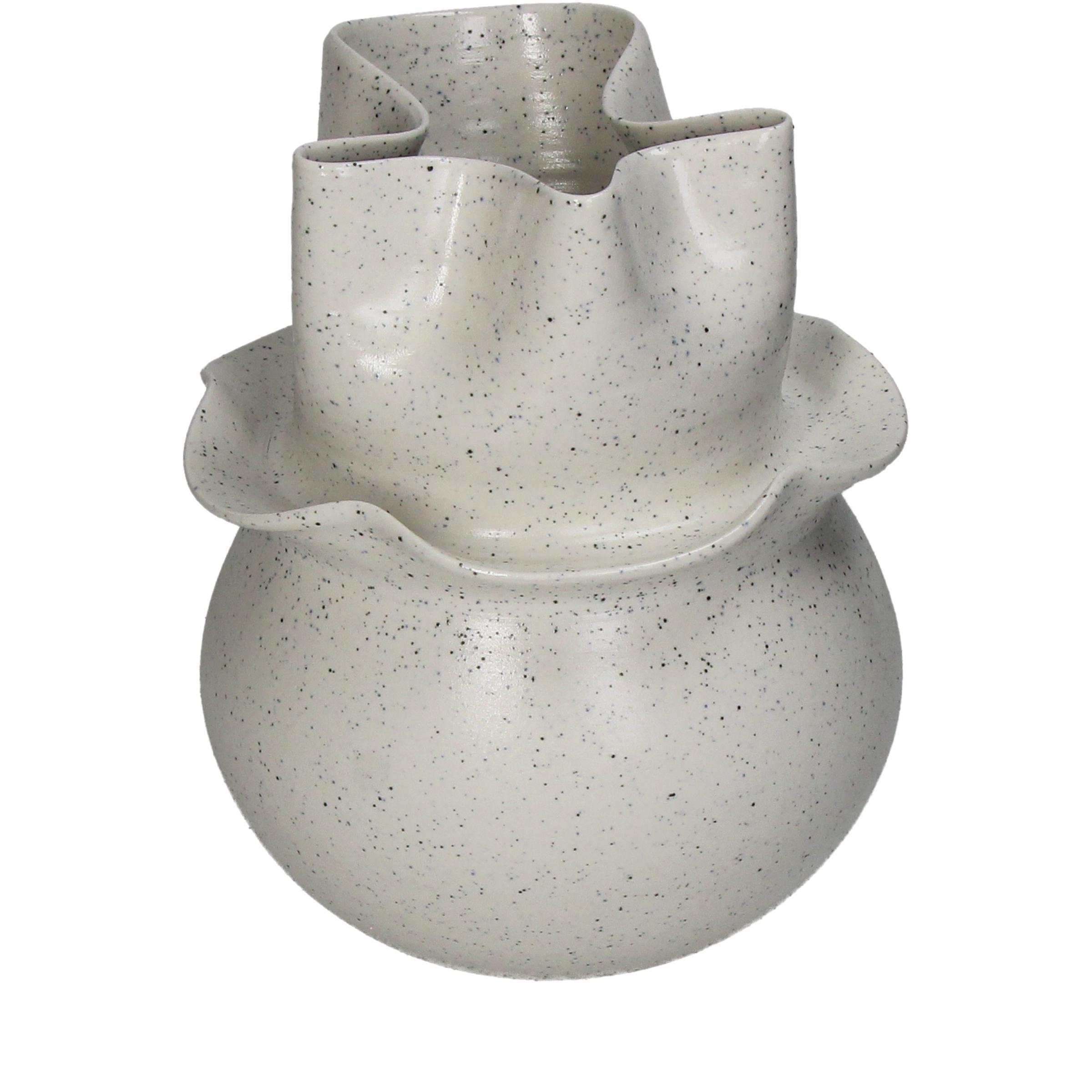 Vase froissé en porcelaine