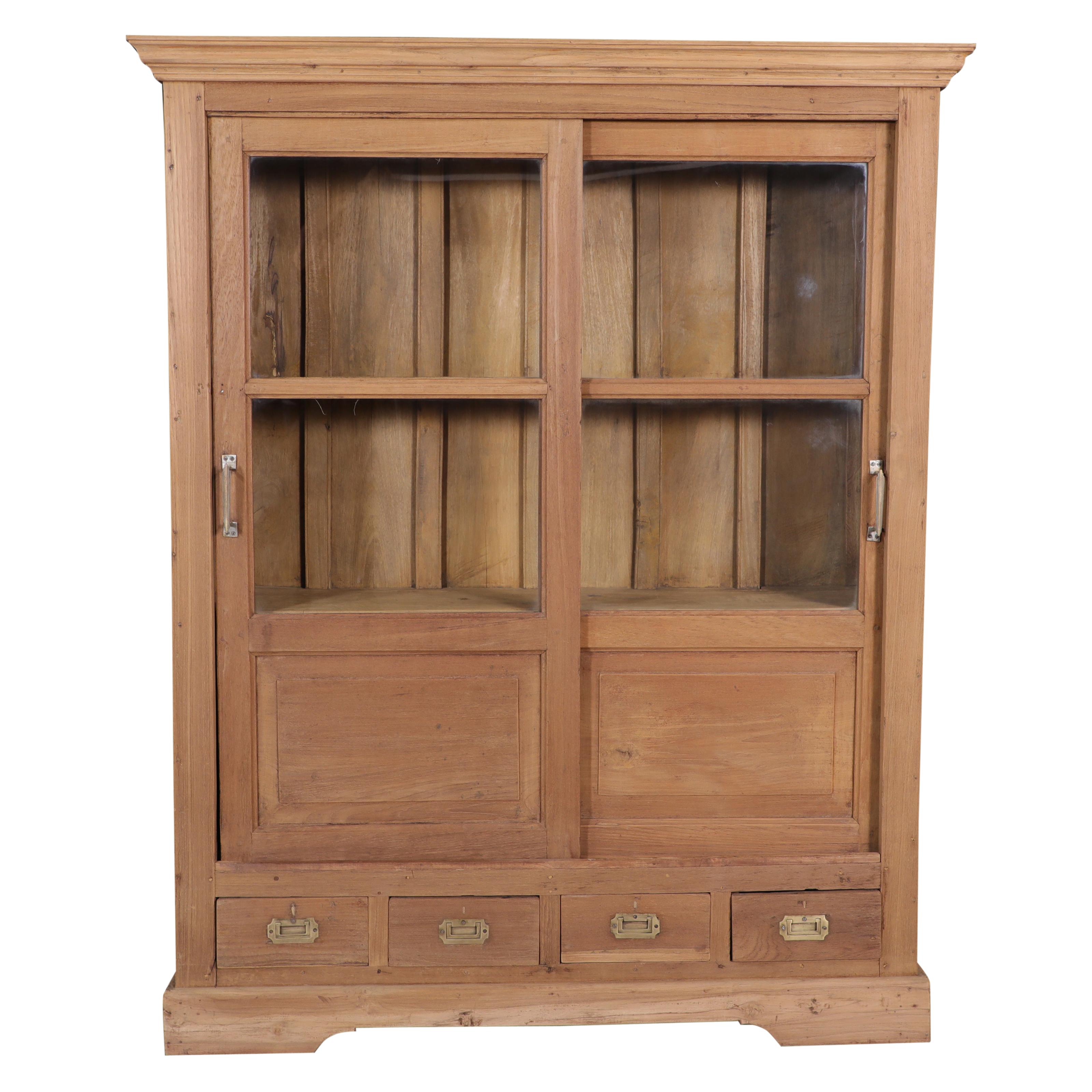Vitrine 2 portes coulissantes, 4 tiroirs en teck ancien