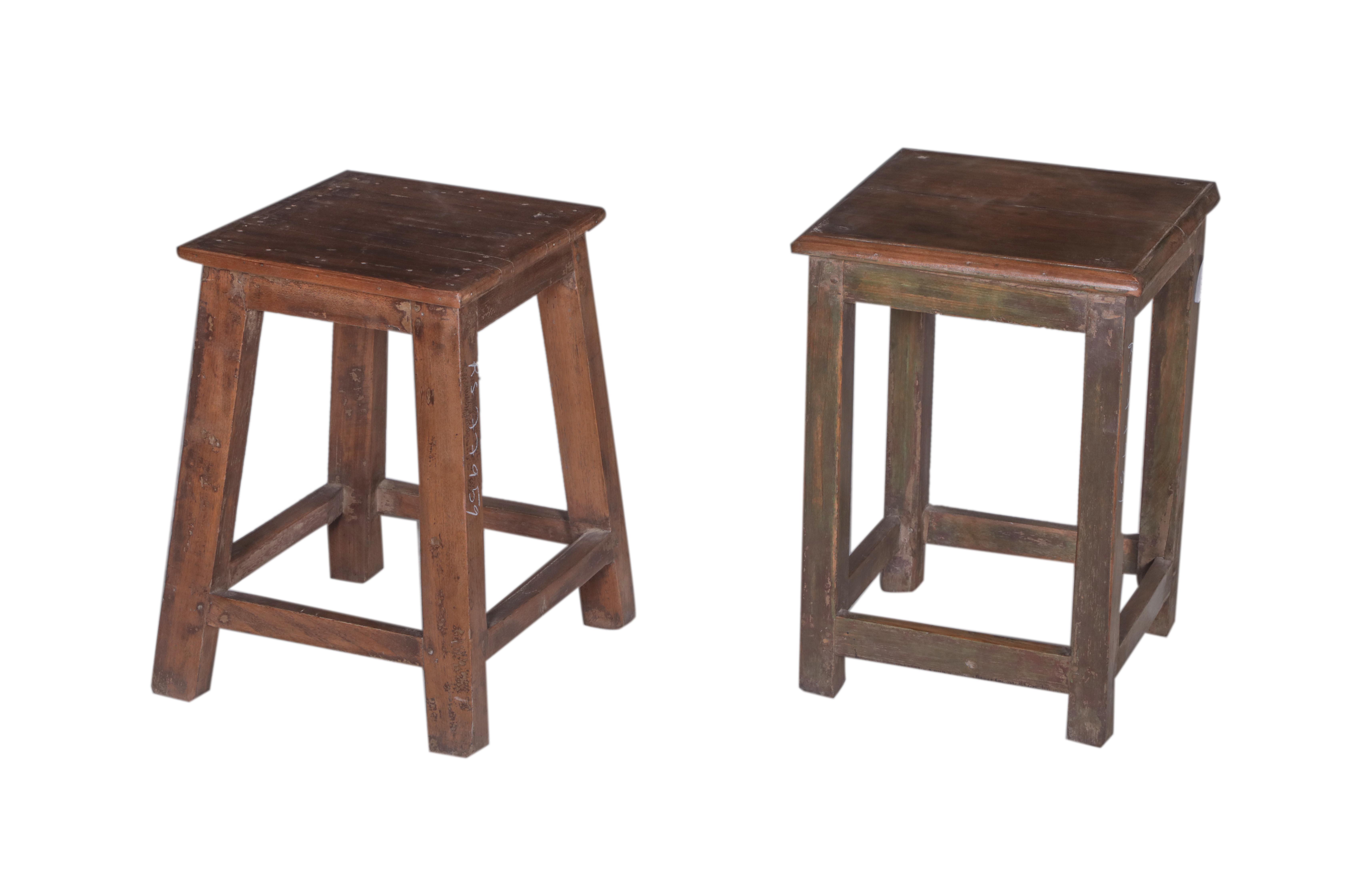 Tabouret en teck ancien