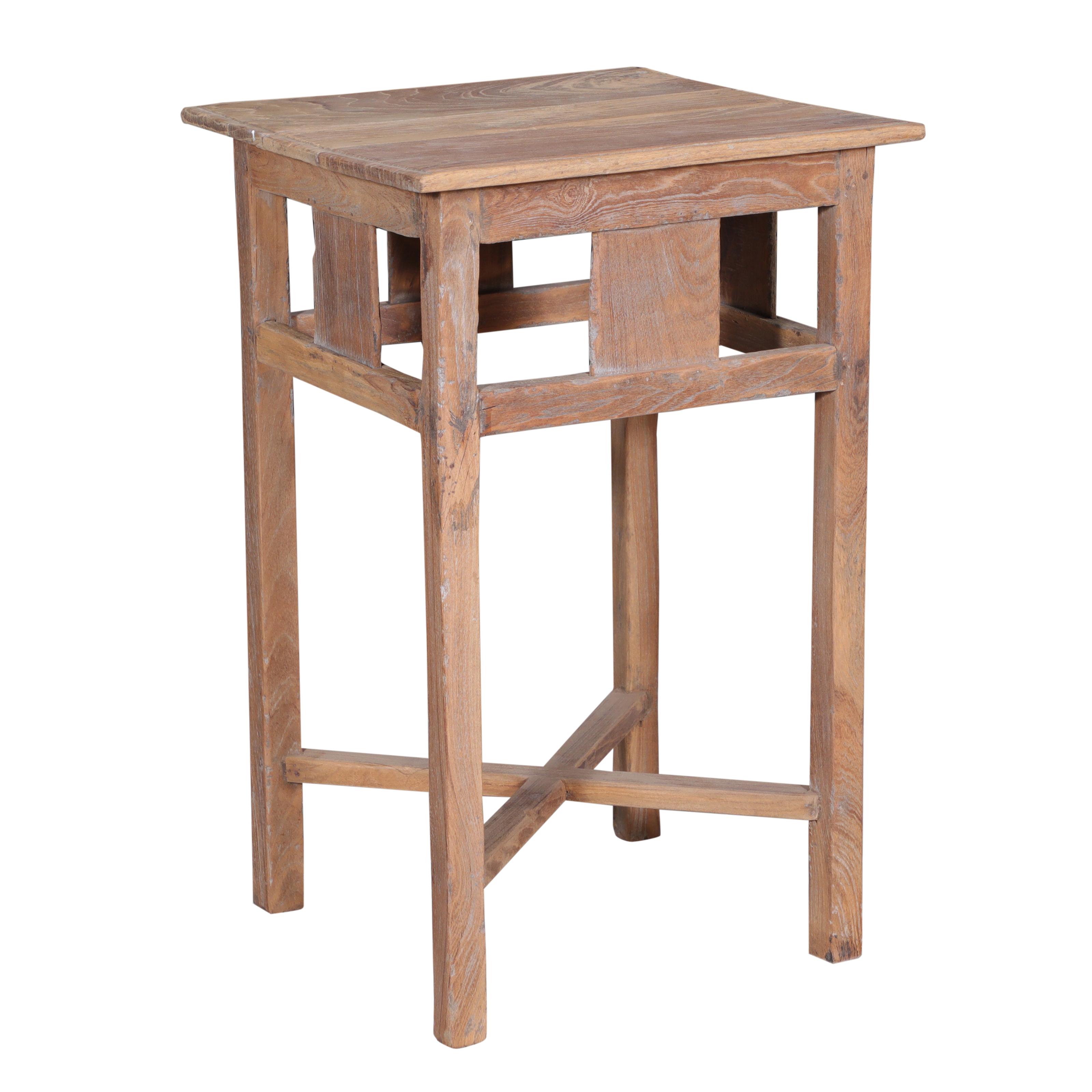 Table d'appoint en teck ancien