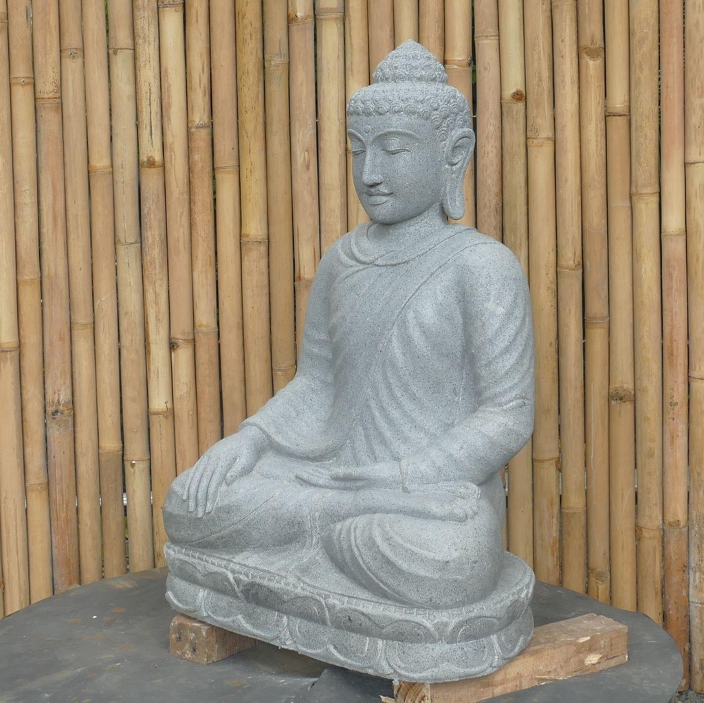 Bouddha assis, appelant la position de la terre mère 80