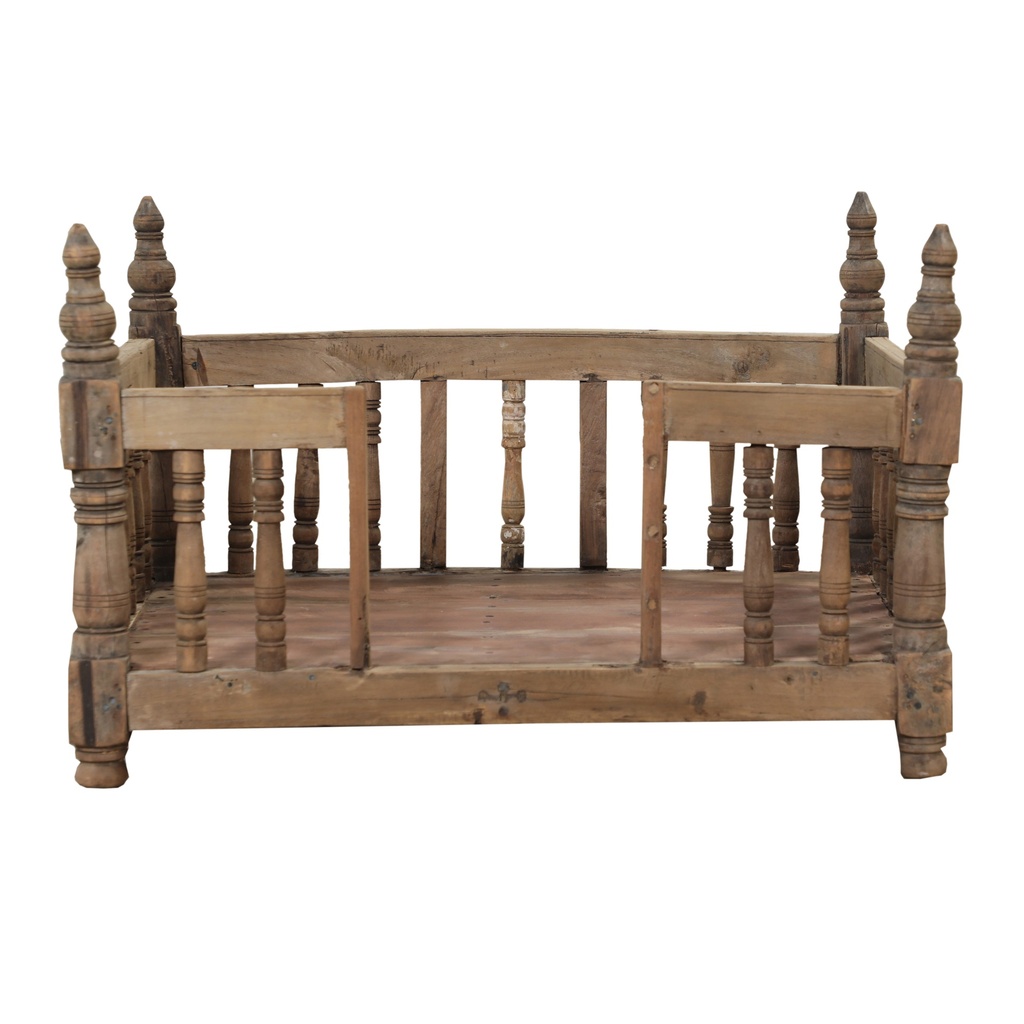 Lit pour chien en teck ancien