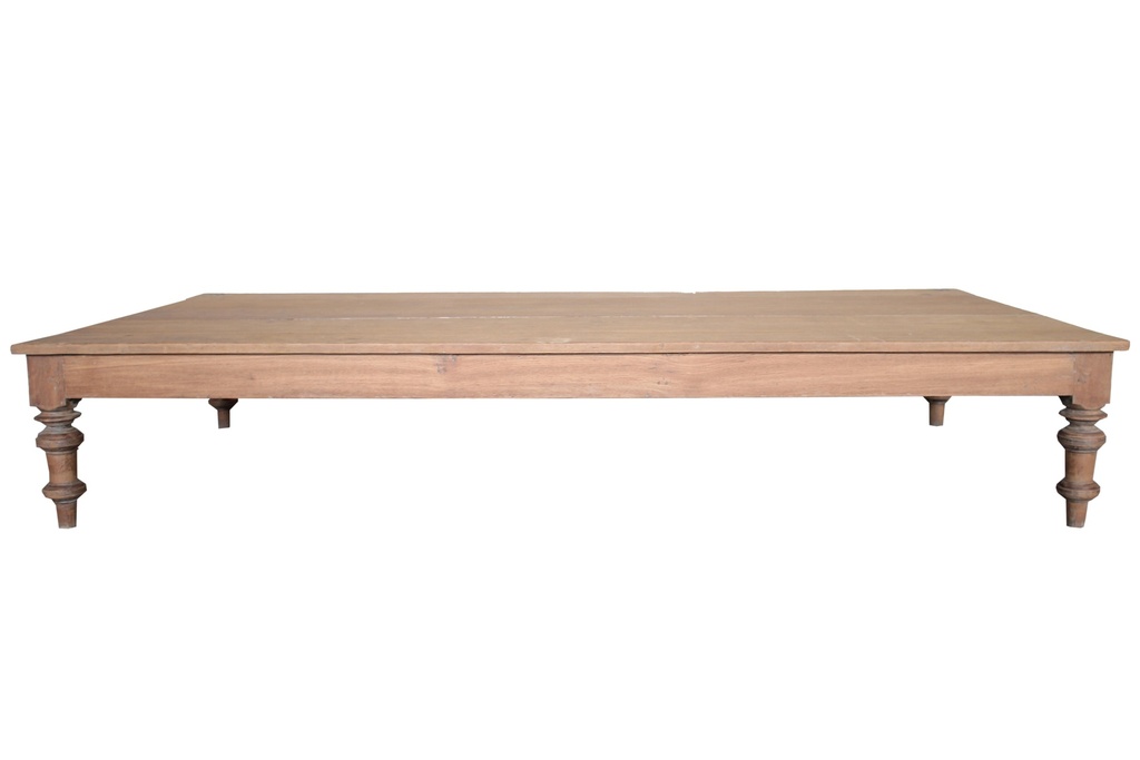 Table basse en teck ancien