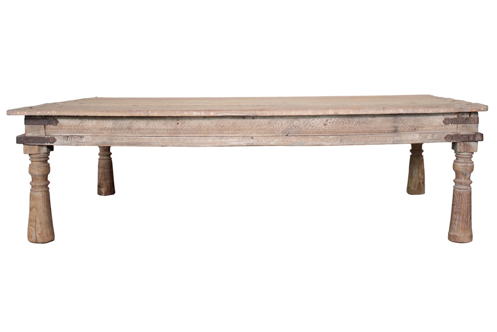 Table basse en teck ancien