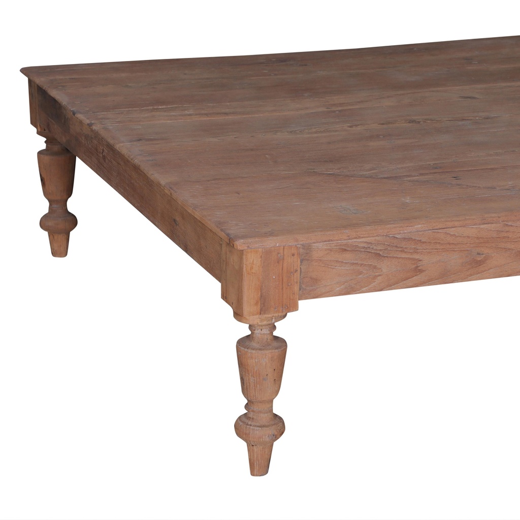 Table basse en teck ancien