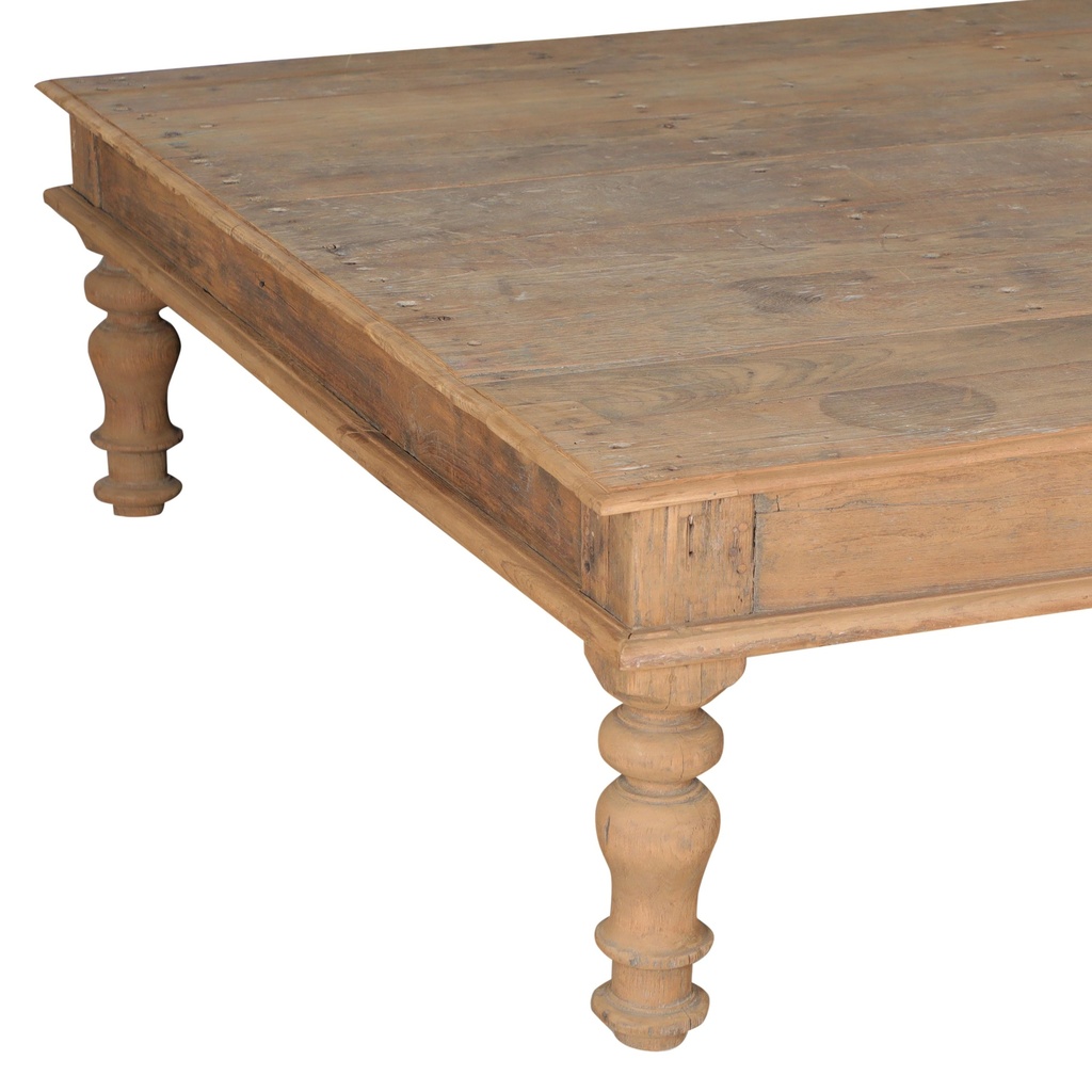 Table basse en teck ancien
