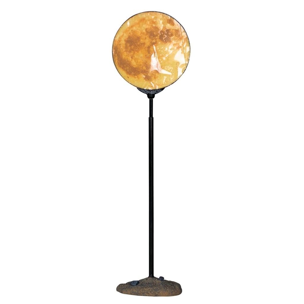 Lune de village illuminée
