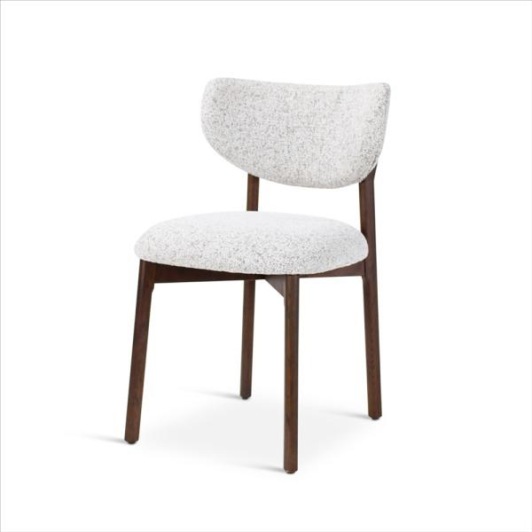 Chaise Blake