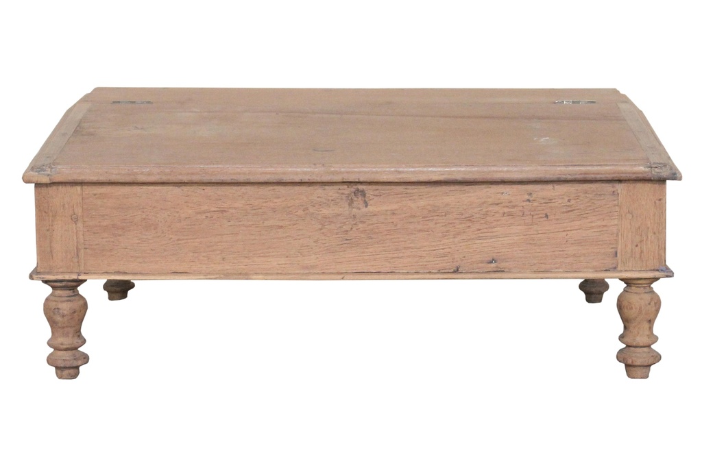 Table basse en teck ancien