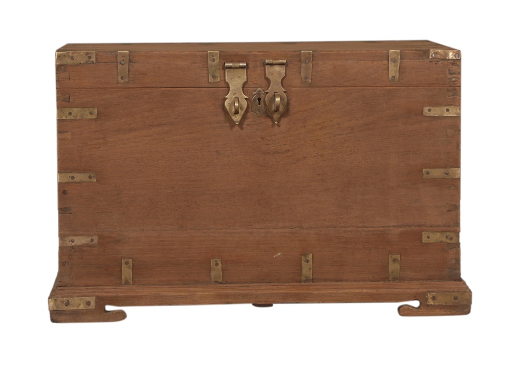 Coffre en teck ancien