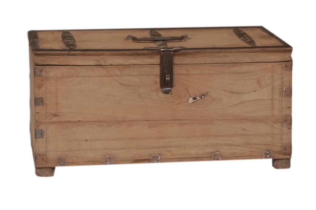 Coffre en teck ancien