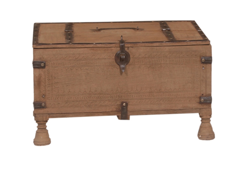 Coffre en teck ancien