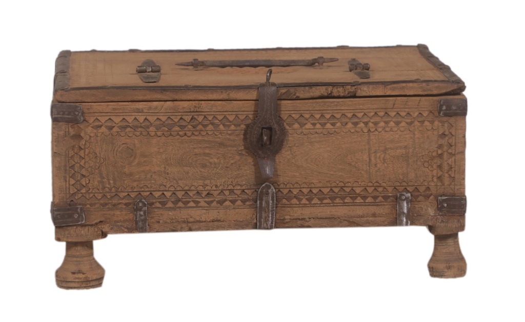 Coffre en teck ancien