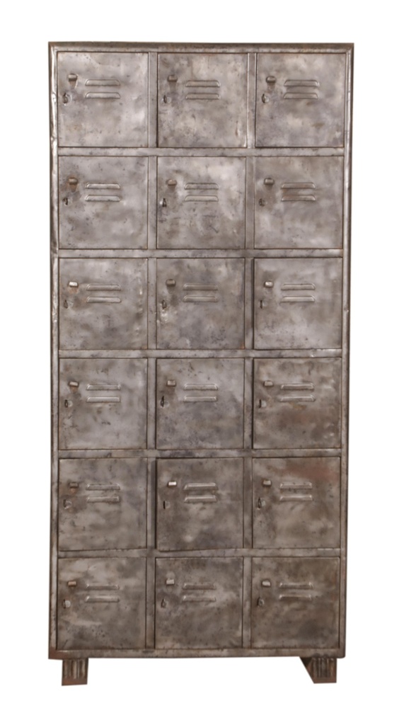 Meuble à 18 casiers en métal