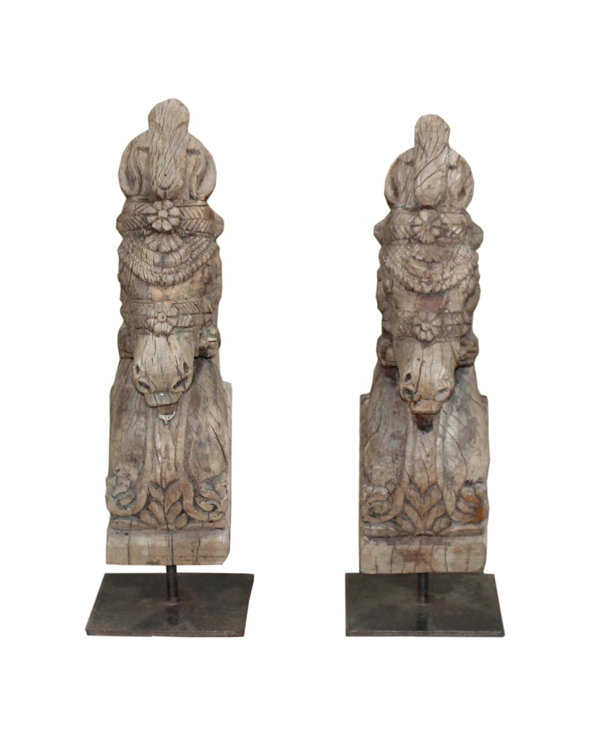 Statue Cheval sculpté en teck ancien