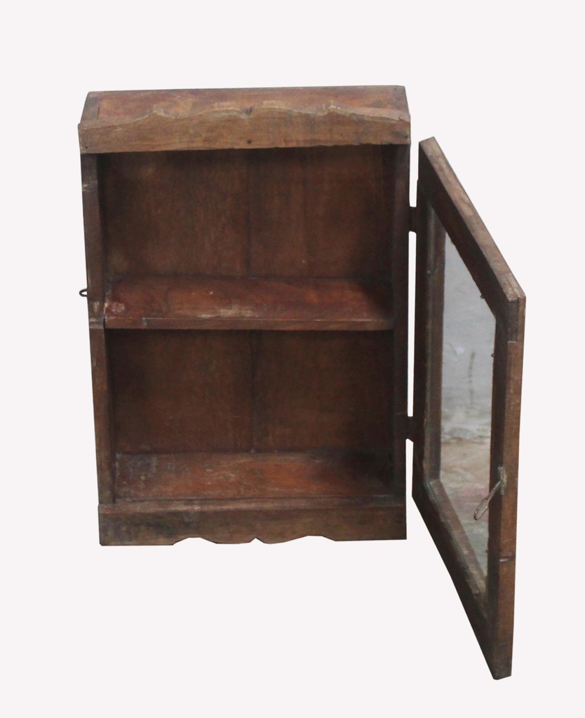 Vitrine murale en treck ancien