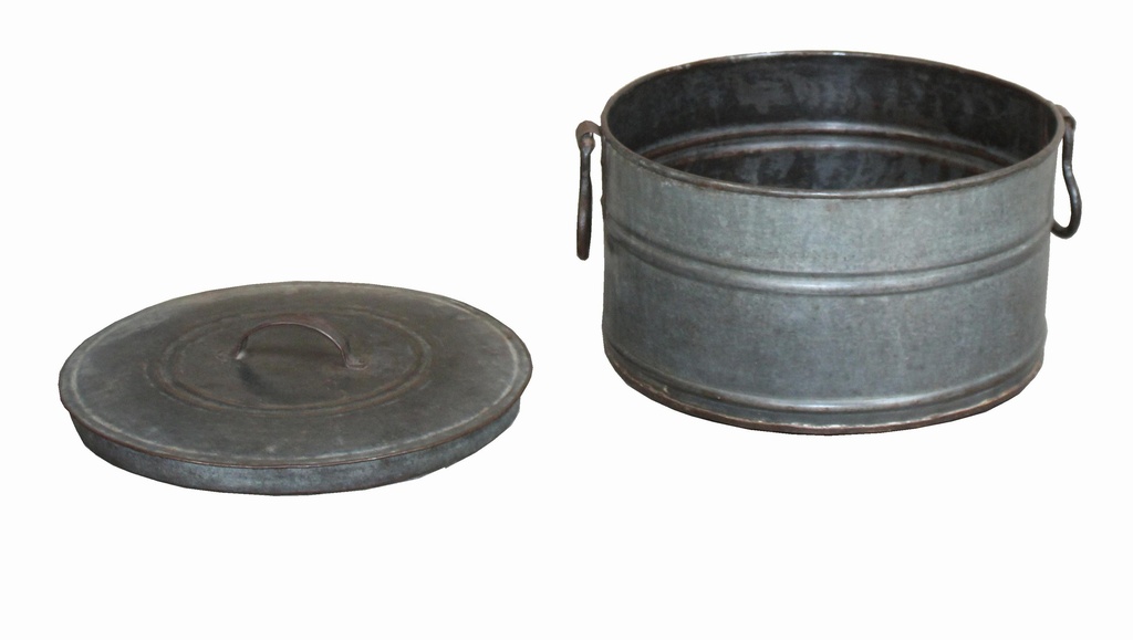 Boite en zinc ronde ancienne