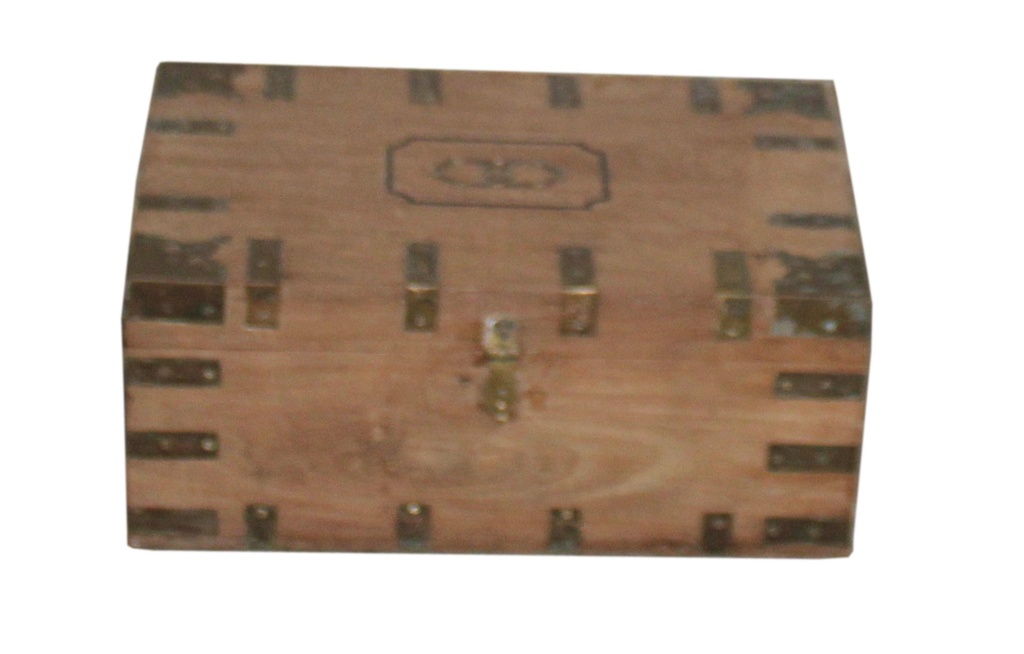 Coffre aménagé en teck ancien