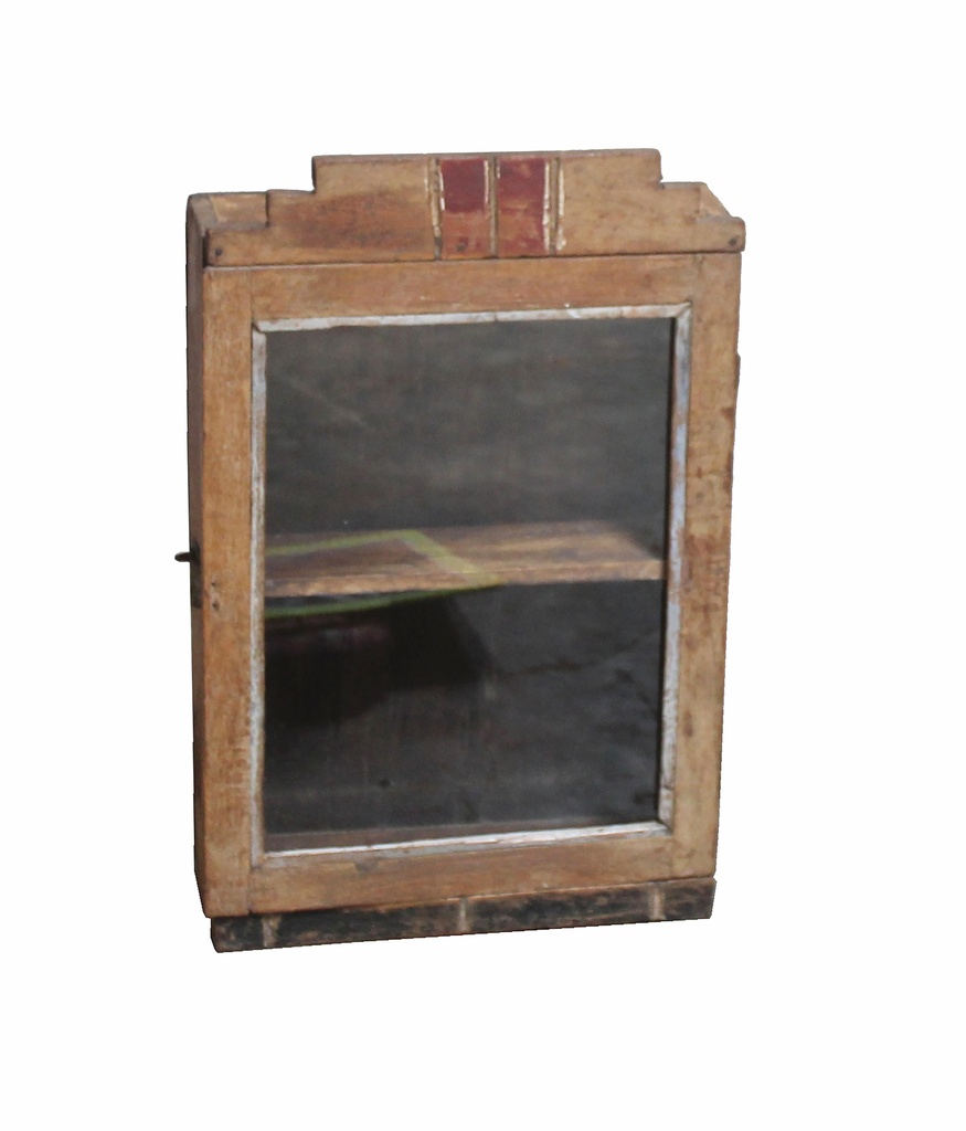 Vitrine murale en treck ancien