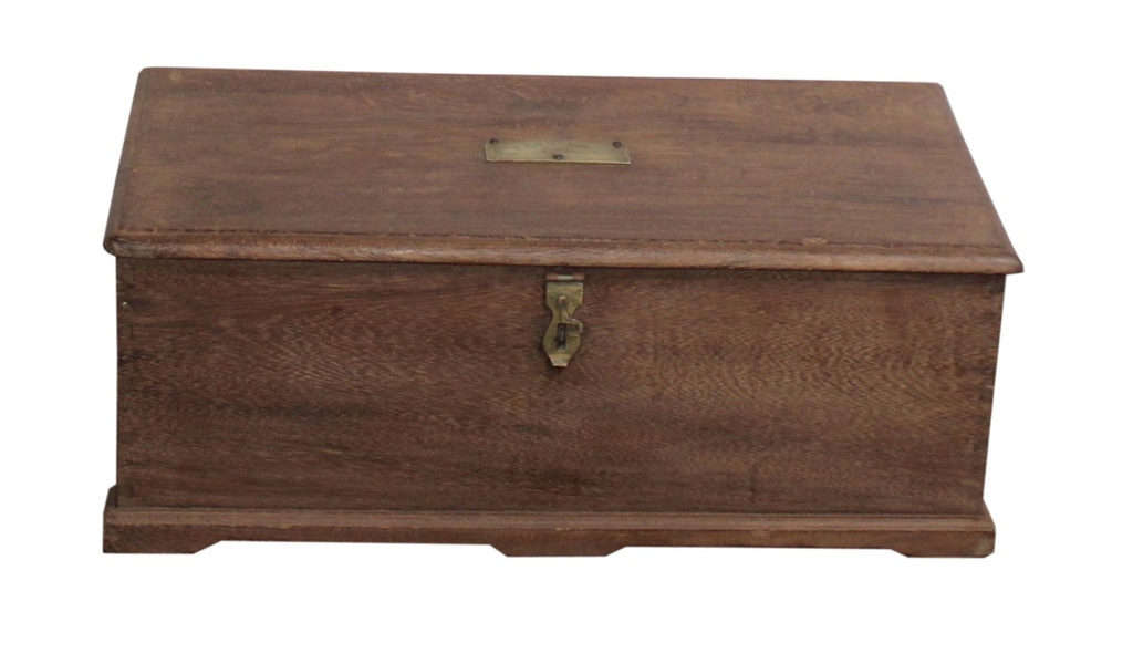 Coffre en teck ancien