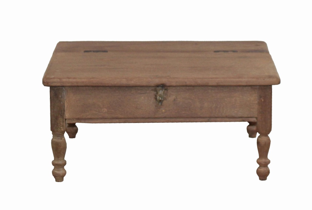 Table d'appoint coffre en teck ancien