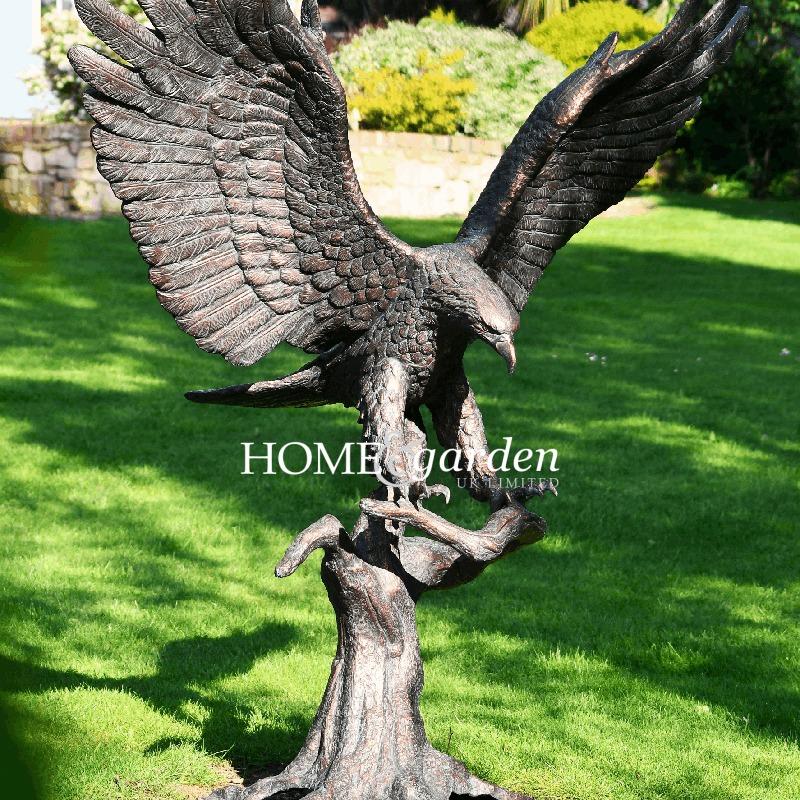 Aigle Atterrissant