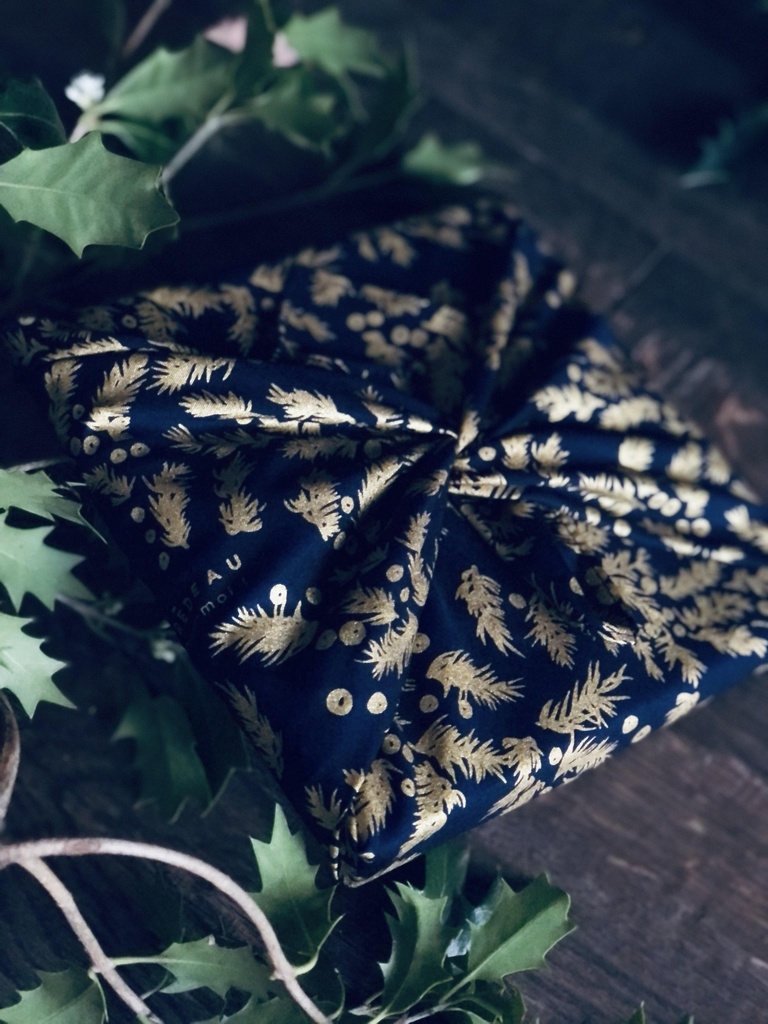 Furoshiki, Emballage cadeaux en tissu Bout de houx