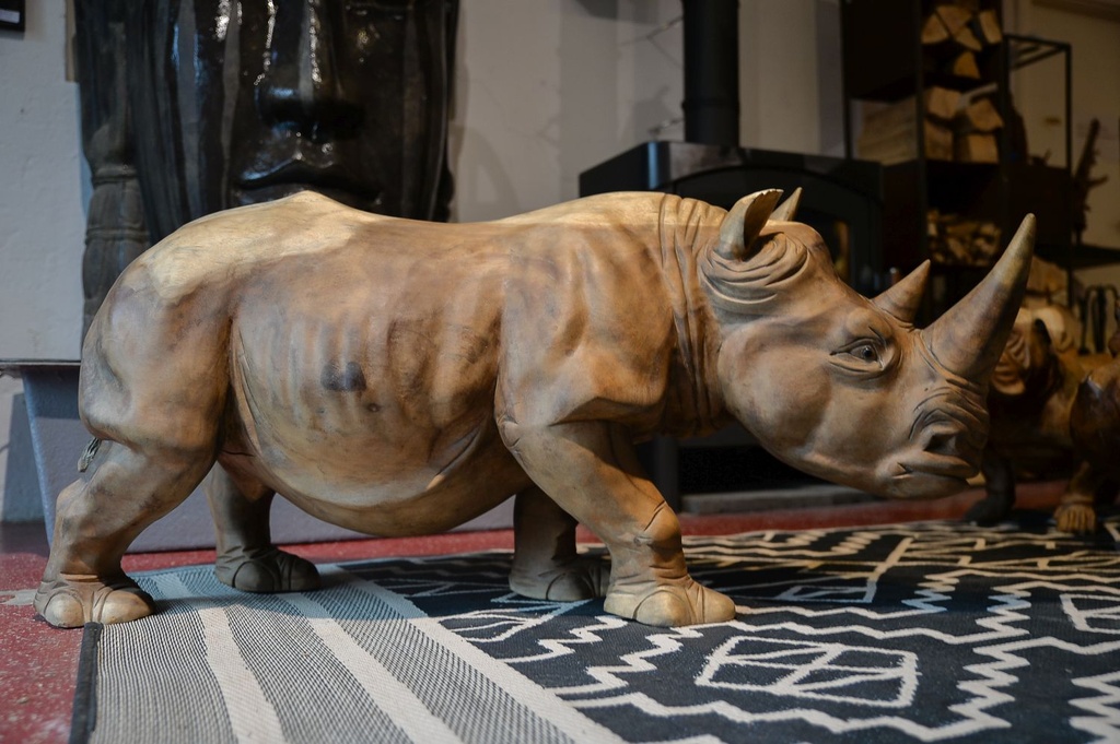 Rhinocéros, sculpté L