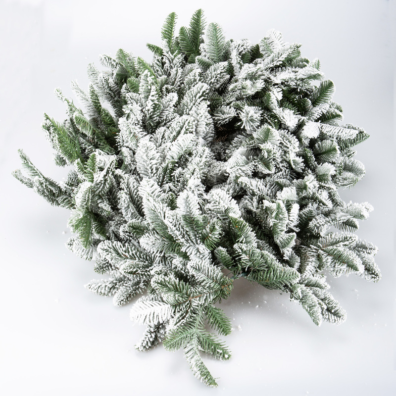 Couronne sapin Zermatt enneigée