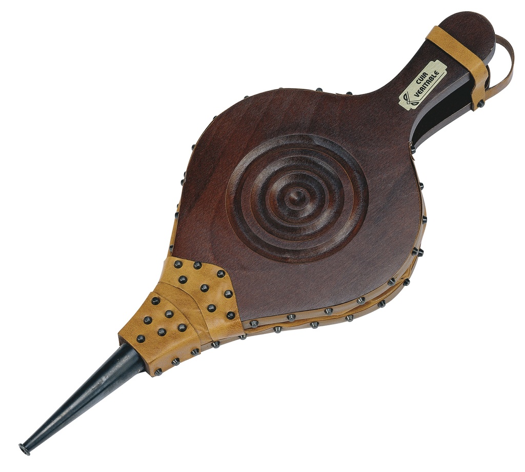 Soufflet en cuir avec clous avec rosace