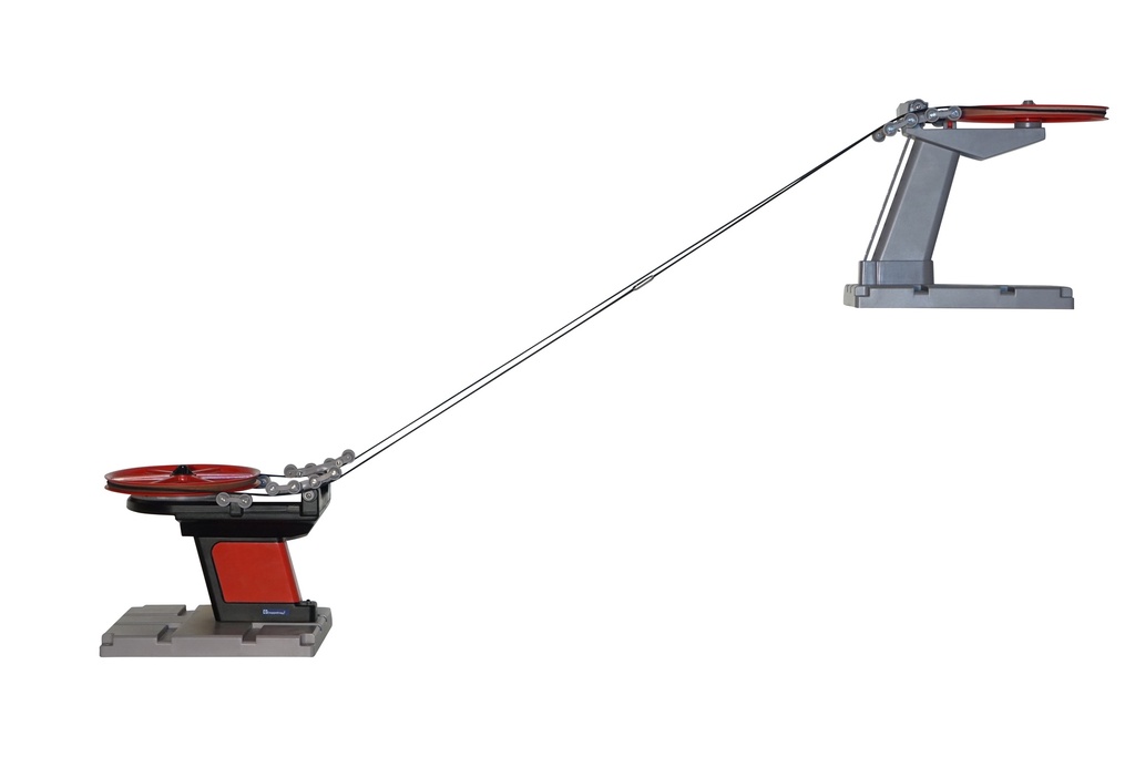 Télésiège avec station motrice rouge